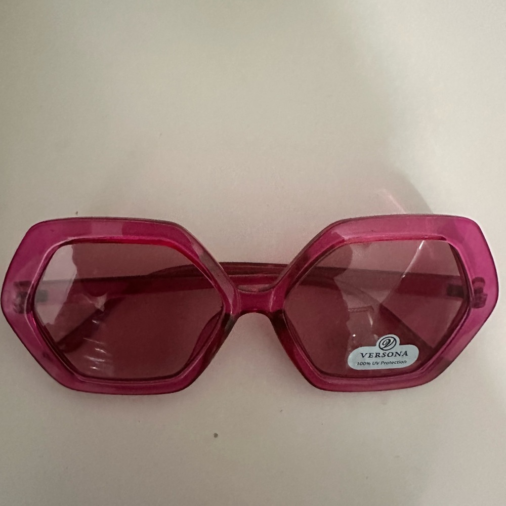Versona Bold Pink Geometric Sunglasses